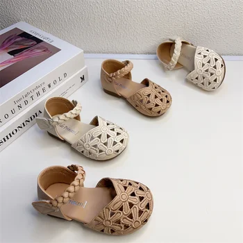 Корейская обувь для малышей для маленьких девочек 2023, летние новые детские полые Дышащие сандалии, Удобная пляжная обувь 0-1-3 лет