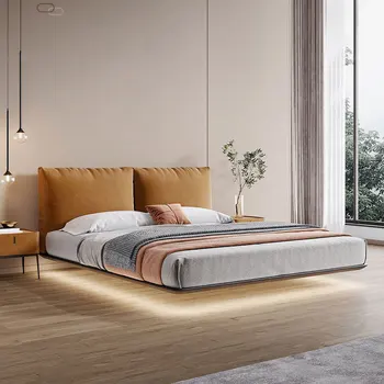 Подвесная тканевая кровать в главной спальне, современная минималистская кровать с бархатной обивкой, минималистская двуспальная кровать из массива дерева, оранжевая мебель